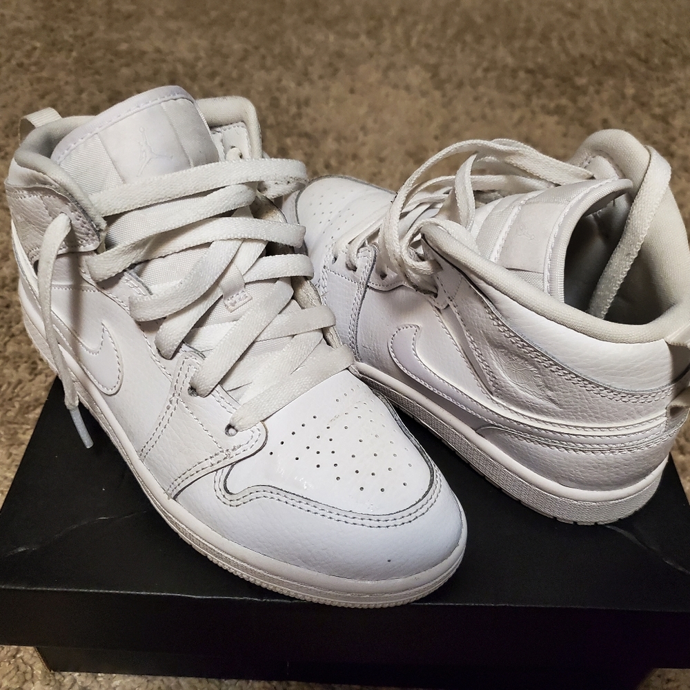 Jordan AJ 1 Mid SE